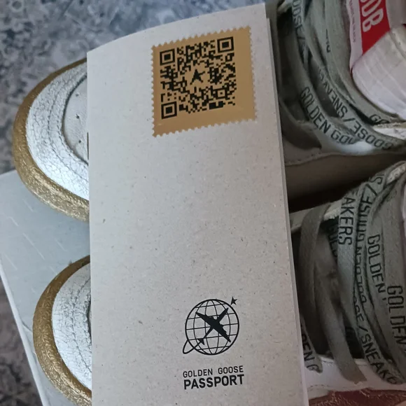 Golden Goose White Sneakers with Silver Star - Picture 3 of 9